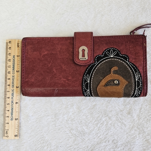 Fossil Red Leather Quail Bird Bifold Snap Wallet Keyhole & Keys - Picture 10 of 10